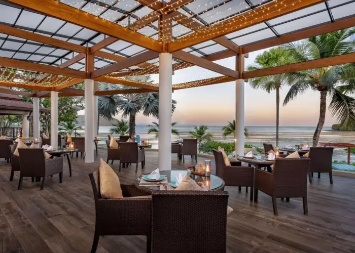 هتل کرون پلازا پانوا بیچ فرانت ریزورت پوکت